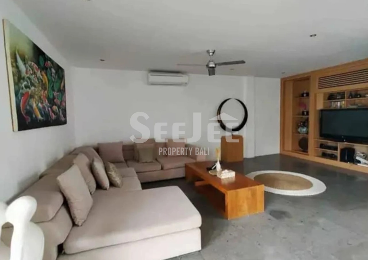 PRIVATE FREEHOLD VILLA IN SEMINYAK