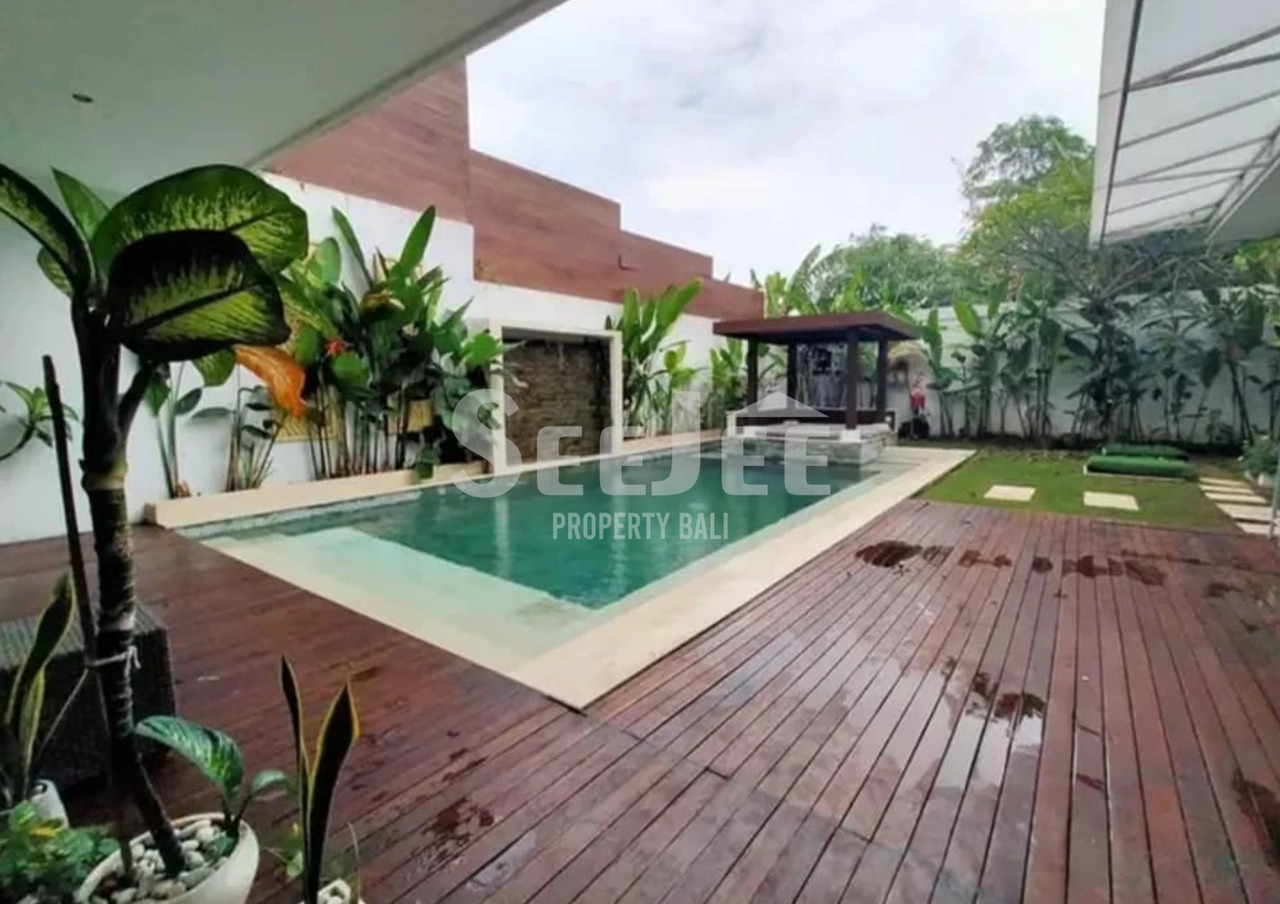 PRIVATE FREEHOLD VILLA IN SEMINYAK