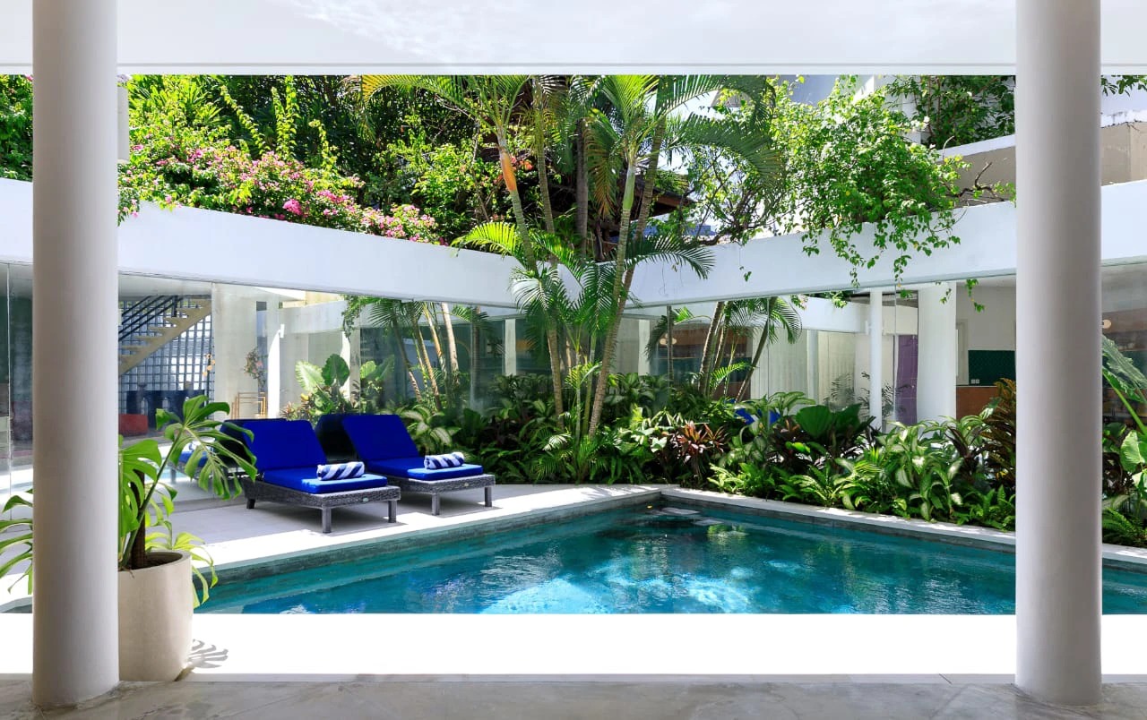 3BR Villa - Just 50m from Sunset Beach!