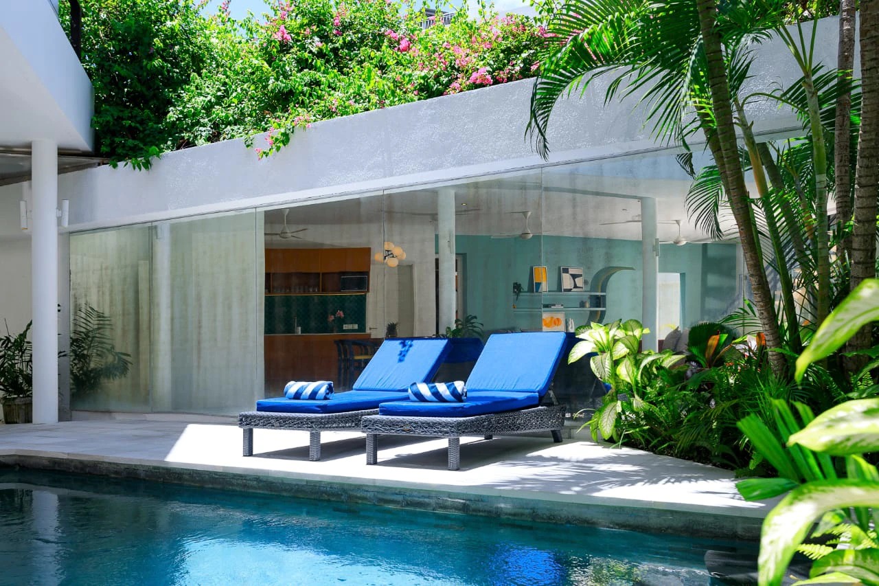 3BR Villa - Just 50m from Sunset Beach!