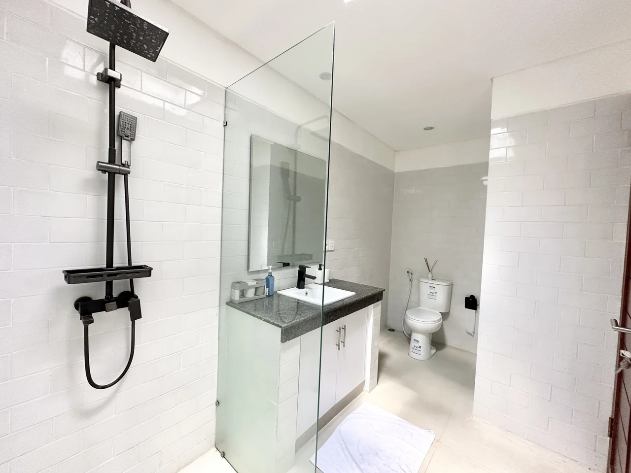 2 bedroom seseh