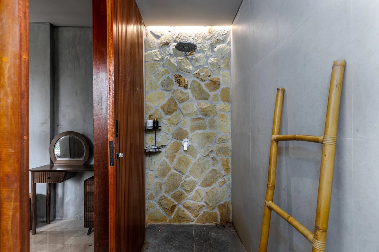 4BR Villa w/ Rooftop Ocean & Rice Field