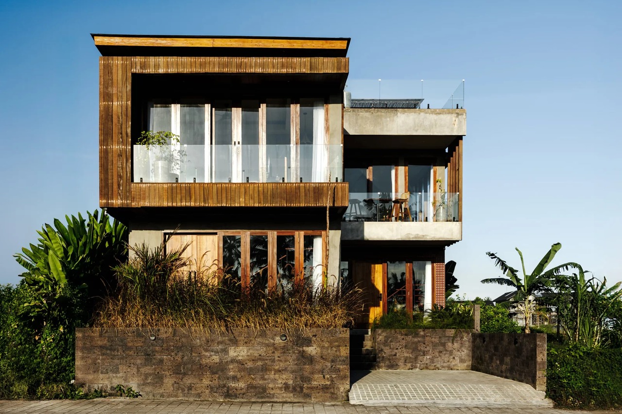 4BR Villa w/ Rooftop Ocean & Rice Field