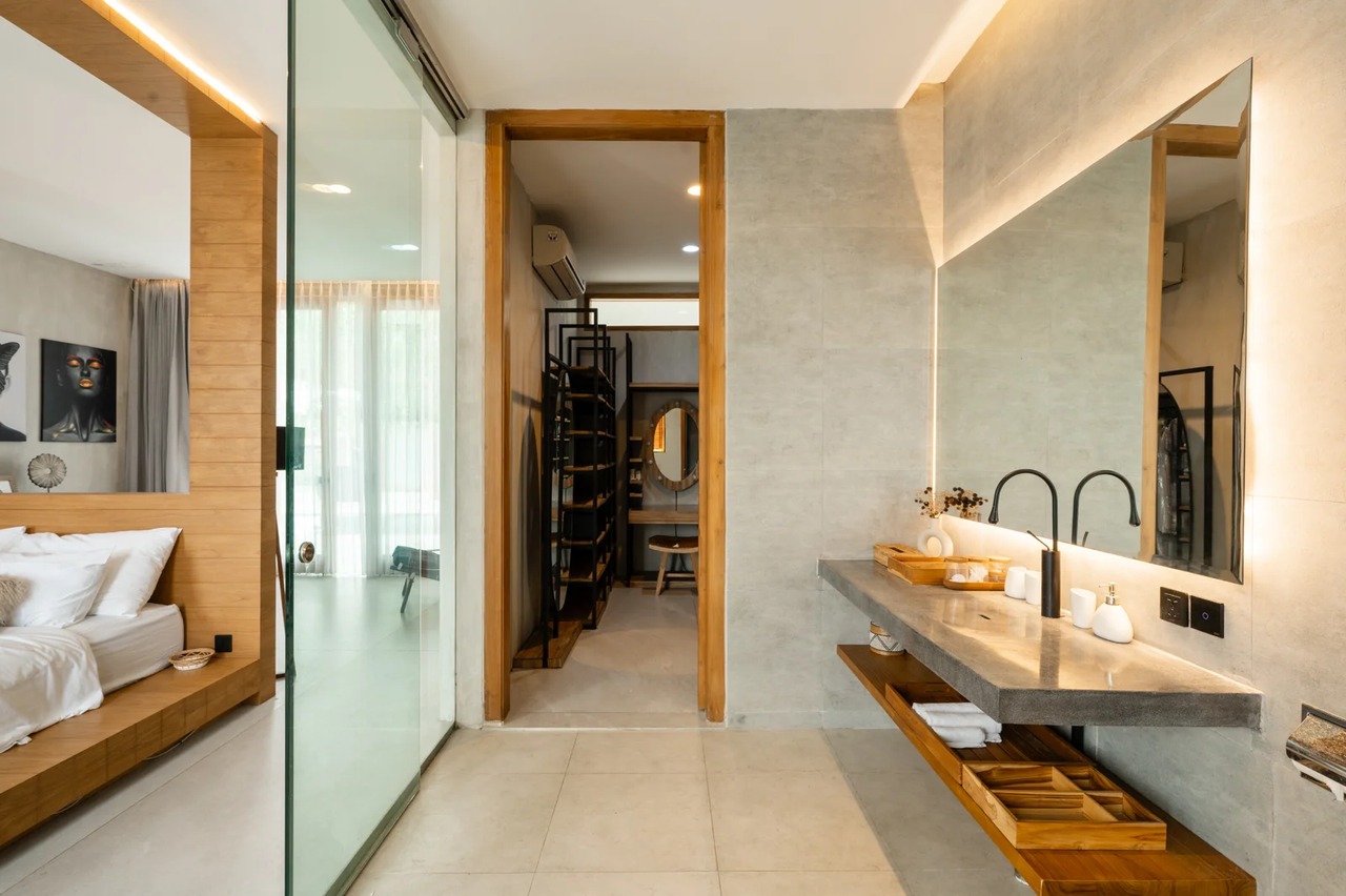 4 Bedrooms Luxury Industrial Villa