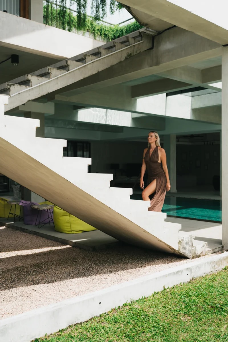 4 Bedrooms Luxury Industrial Villa