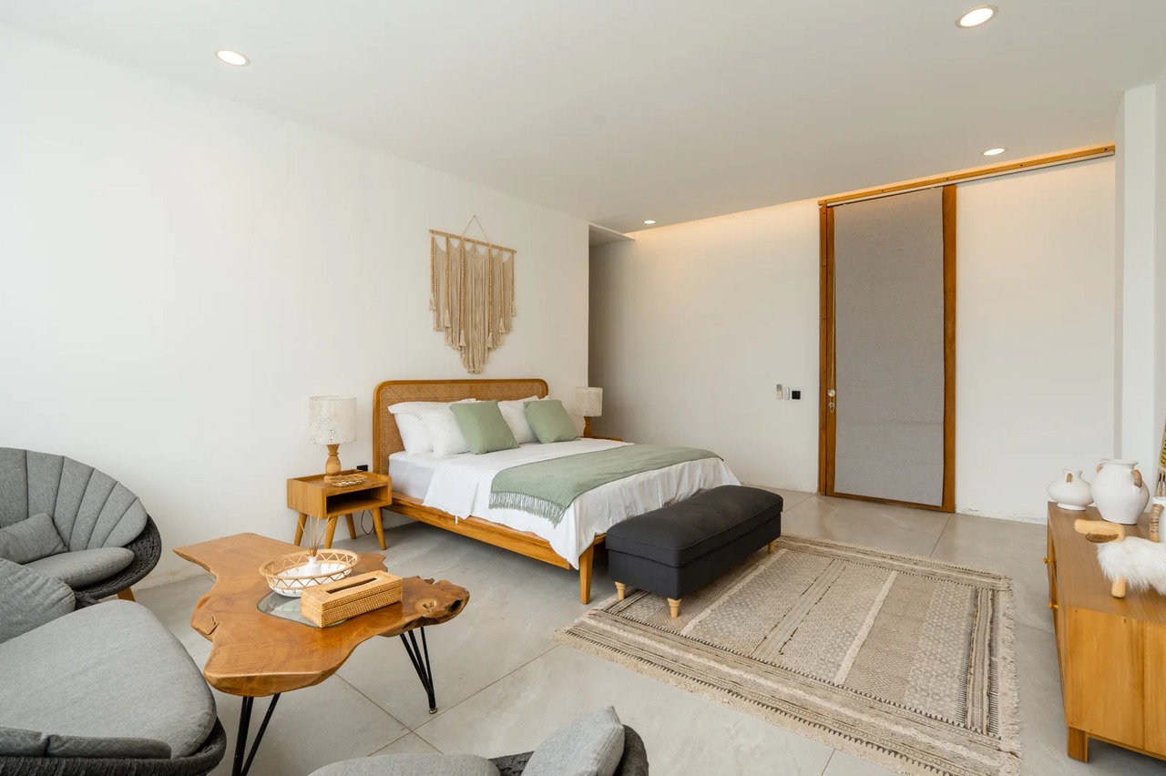 4 Bedrooms Luxury Industrial Villa