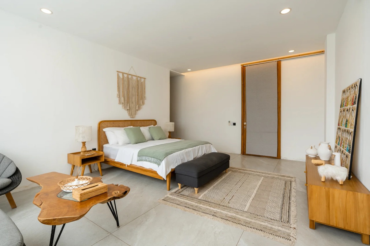 4 Bedrooms Luxury Industrial Villa