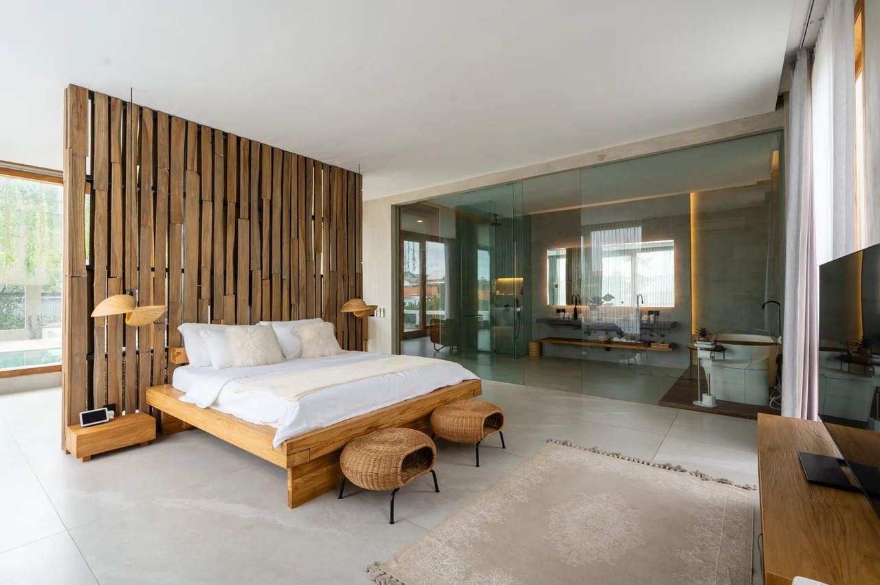 4 Bedrooms Luxury Industrial Villa