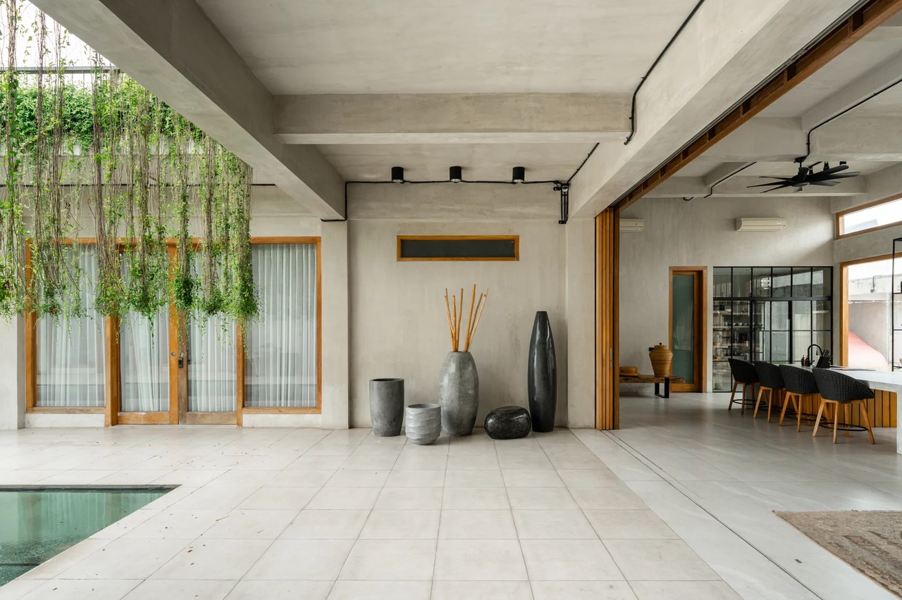 4 Bedrooms Luxury Industrial Villa