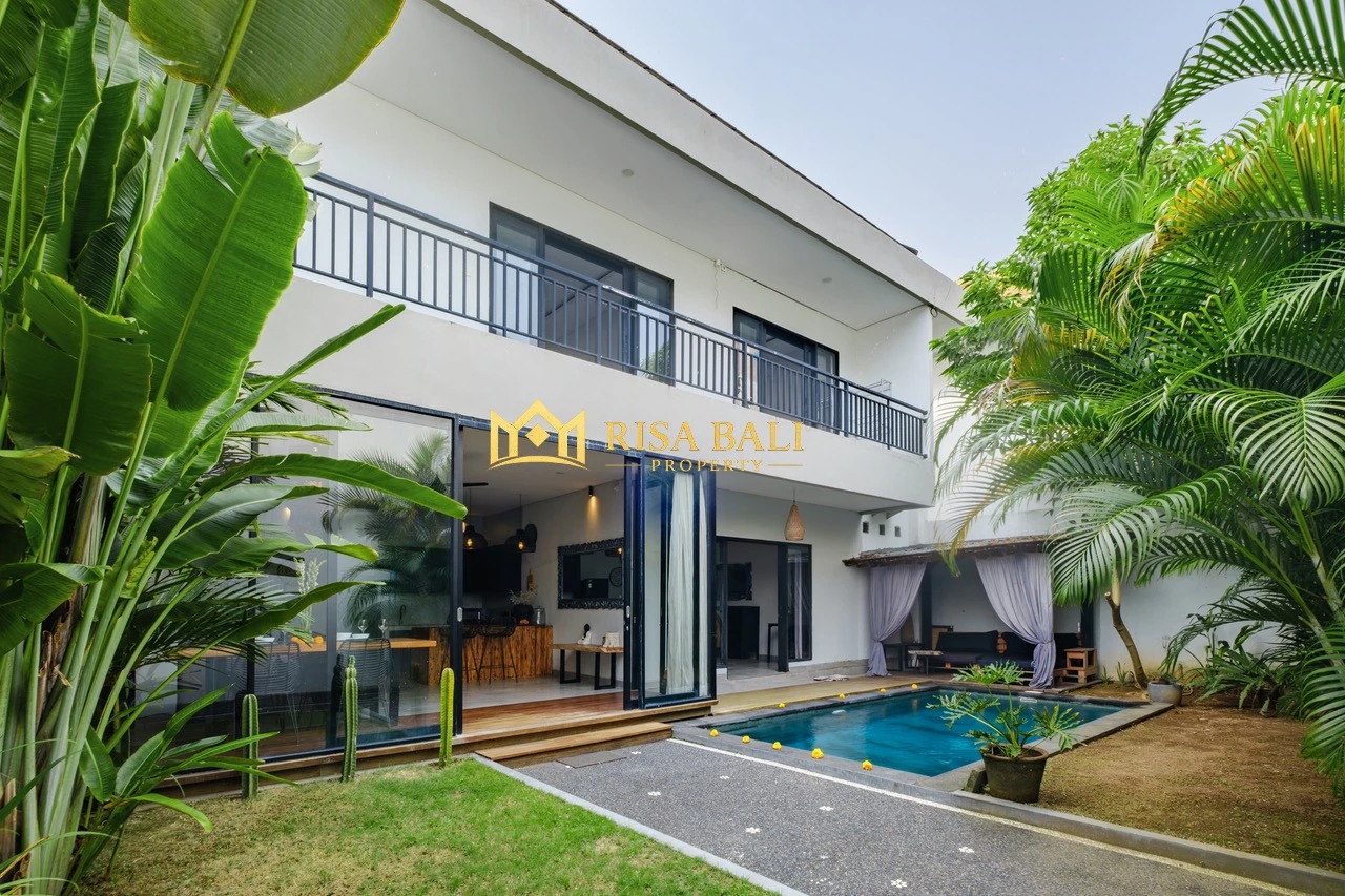 STUNNING THREE BEDROOMS VILLA