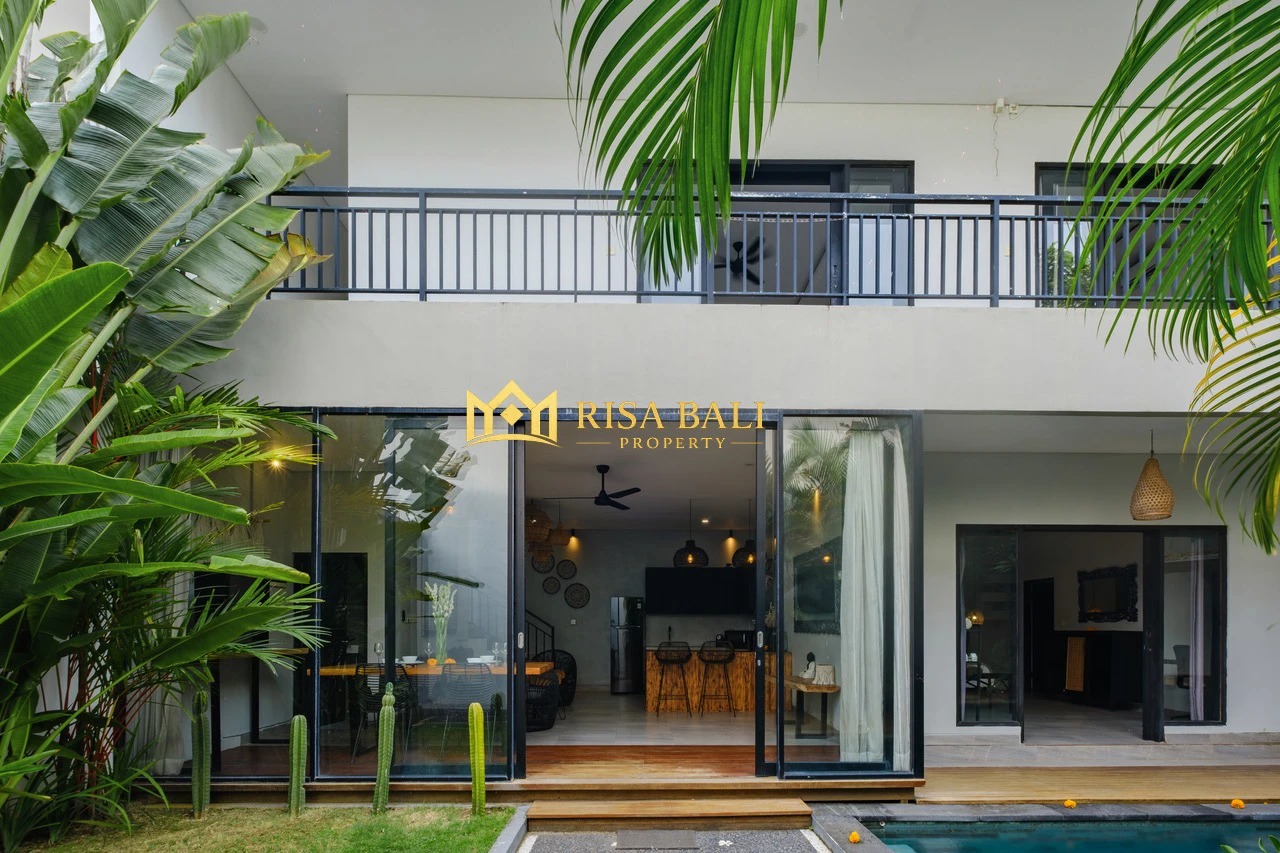 STUNNING THREE BEDROOMS VILLA