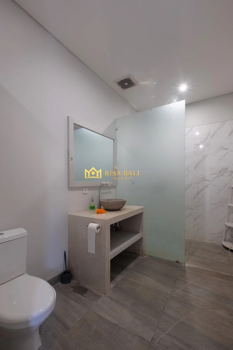 STUNNING THREE BEDROOMS VILLA