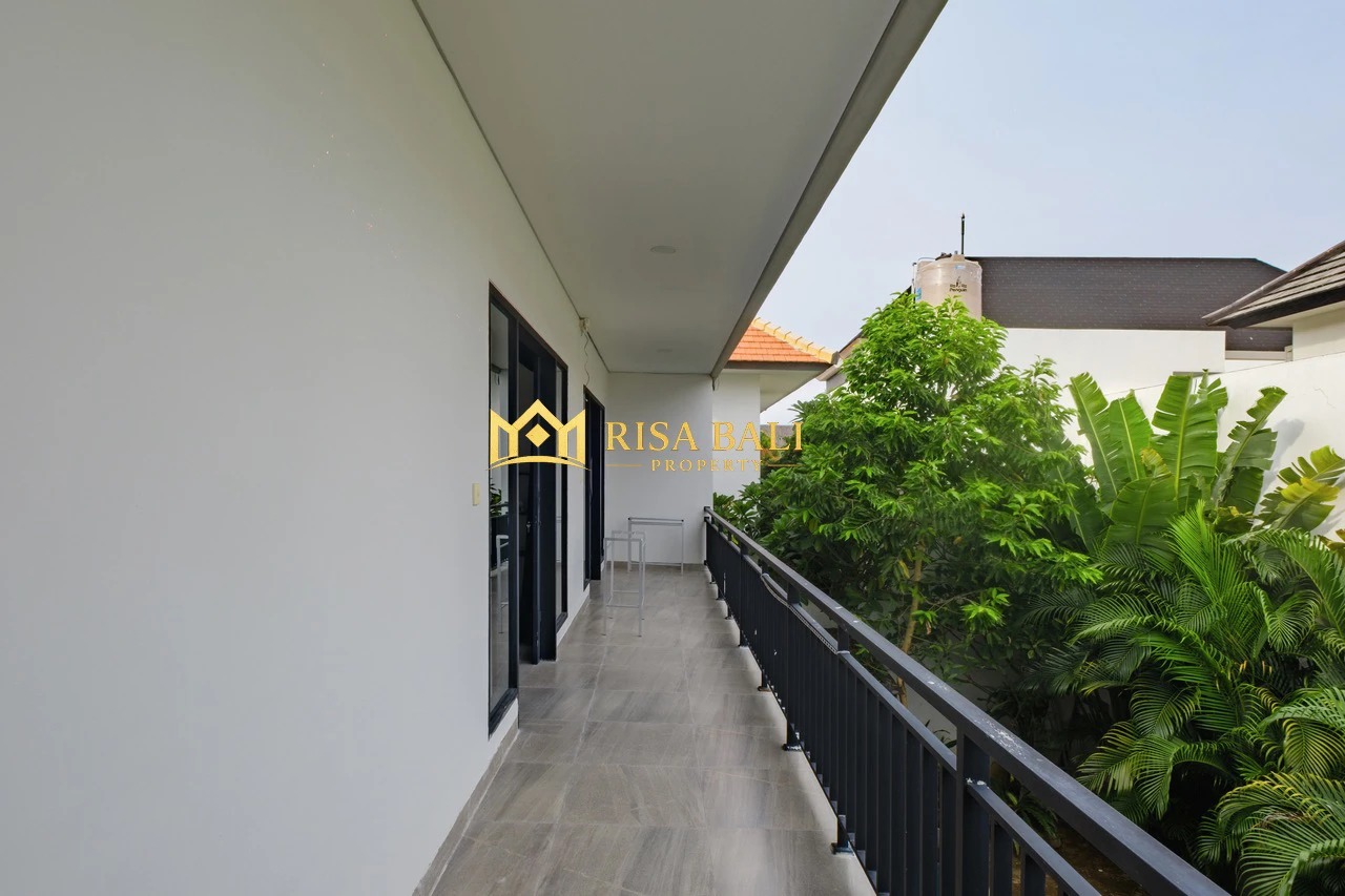 STUNNING THREE BEDROOMS VILLA