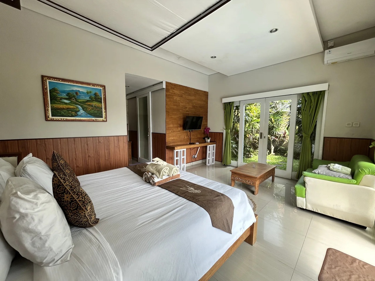  Serene 2BR Jungle-View Villa
