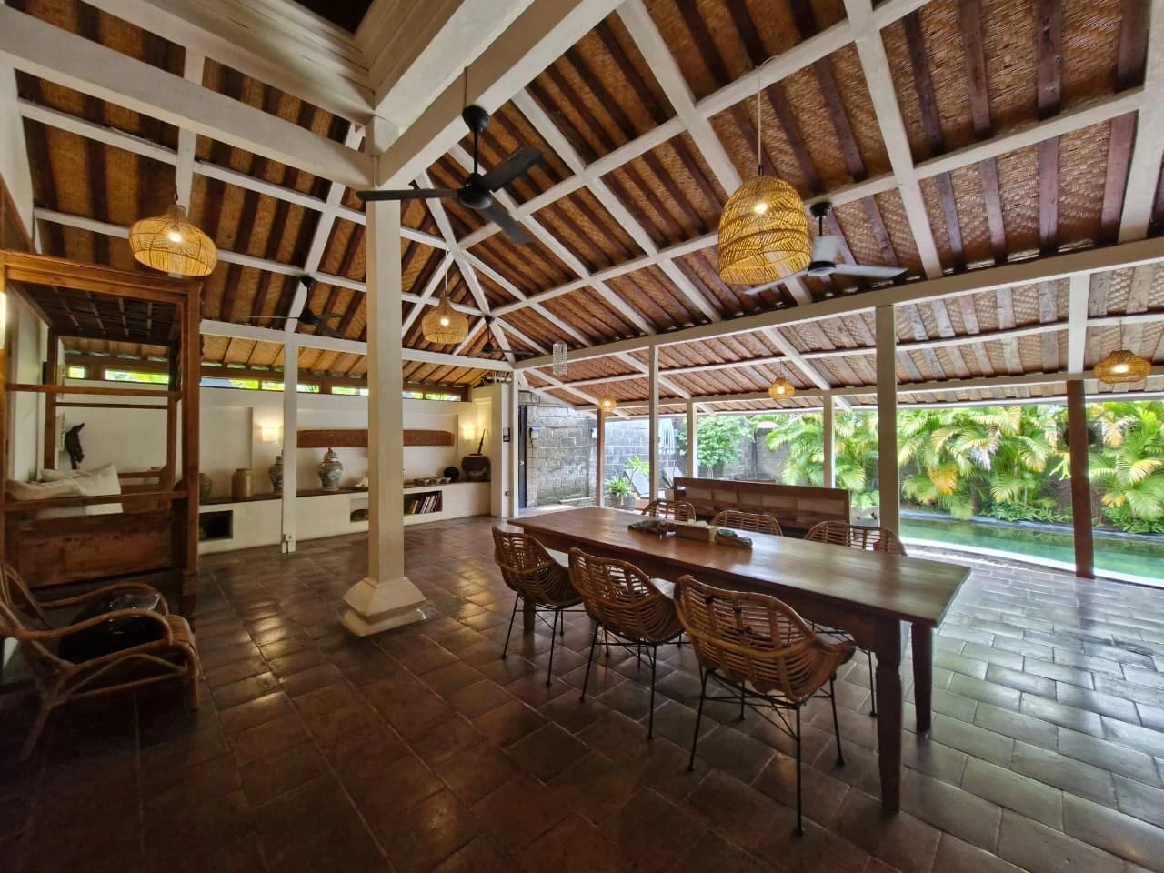 Unique Joglo villa for Rent in babakan 