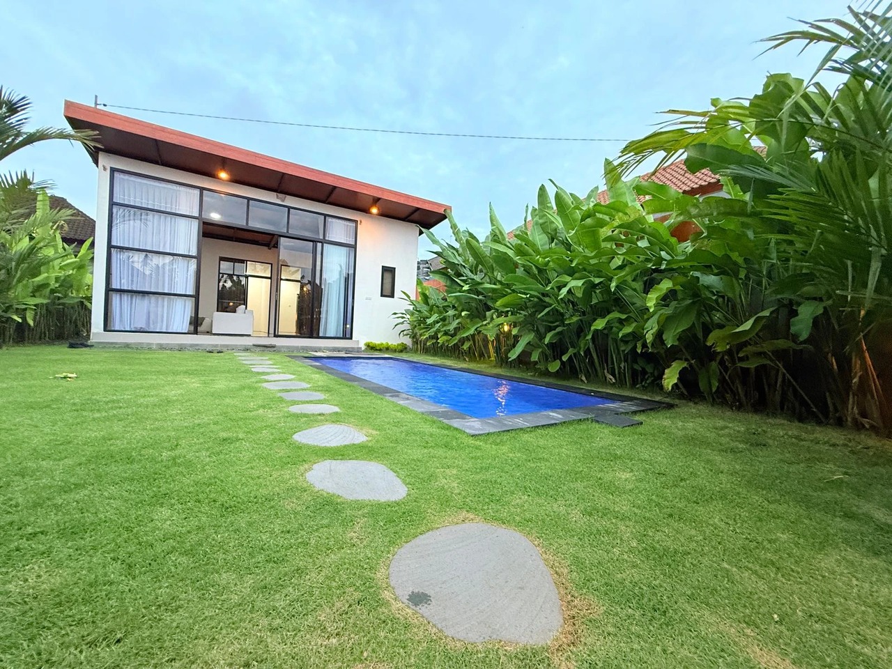 Stunning villa for Rent in cemagi