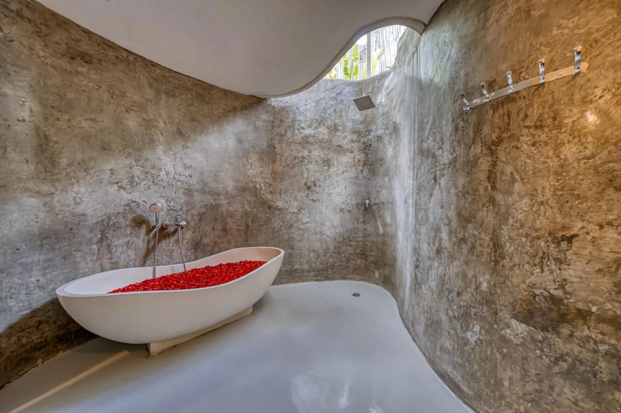 MODERN–TROPICAL 4BR VILLA | LEASEHOLD 