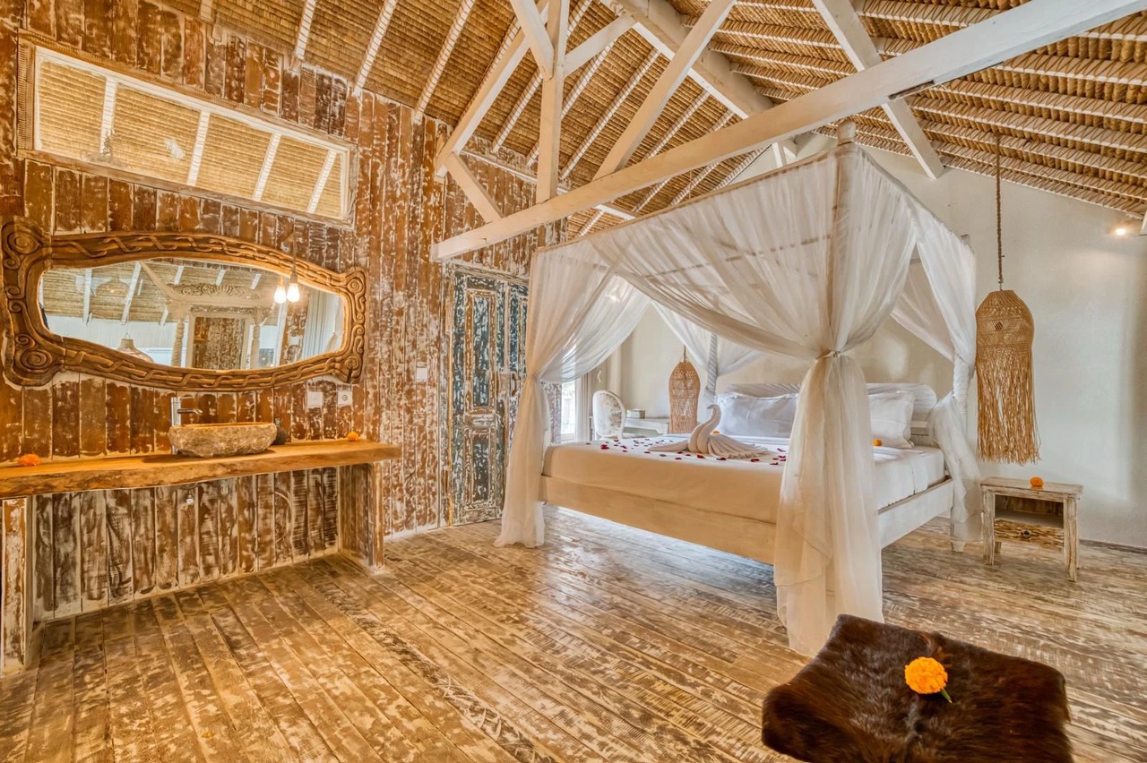 MODERN–TROPICAL 4BR VILLA | LEASEHOLD 