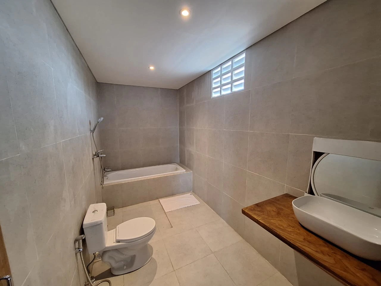 Charming 2BR Villa f/ Rent, Tumbak Bayuh