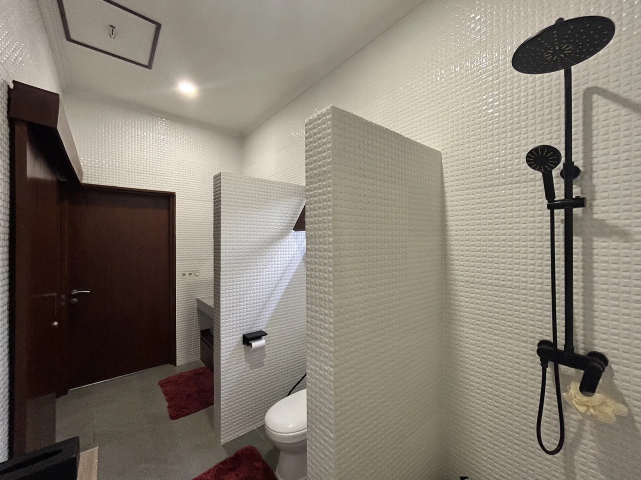 Modern 2BR Contemporary Villa w/ Garden