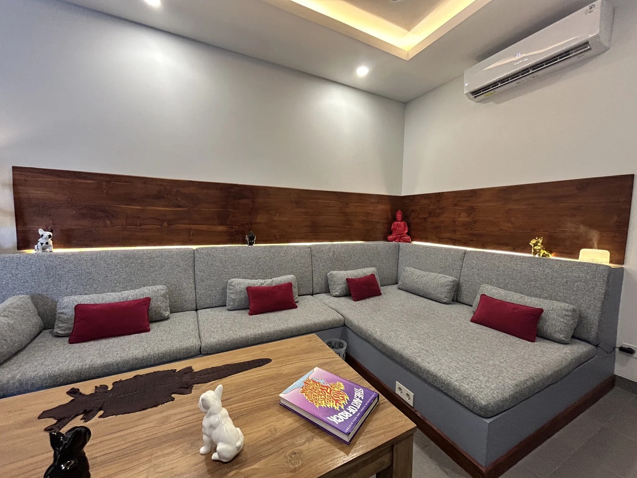 Modern 2BR Contemporary Villa w/ Garden