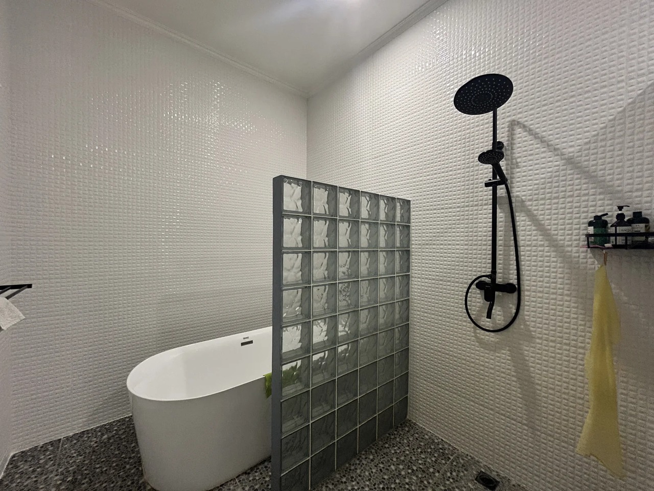 Modern 2BR Contemporary Villa w/ Garden