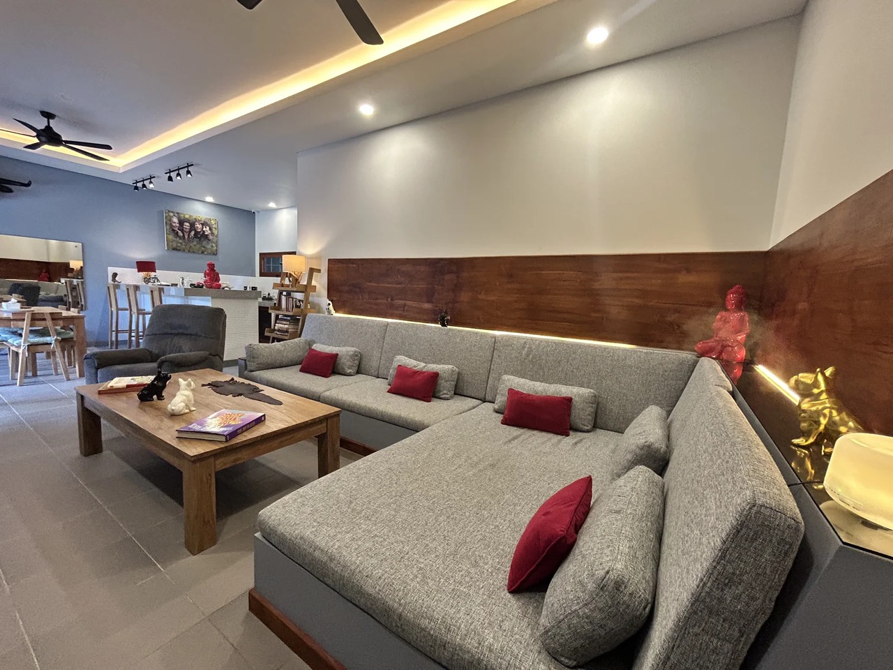Modern 2BR Contemporary Villa w/ Garden 