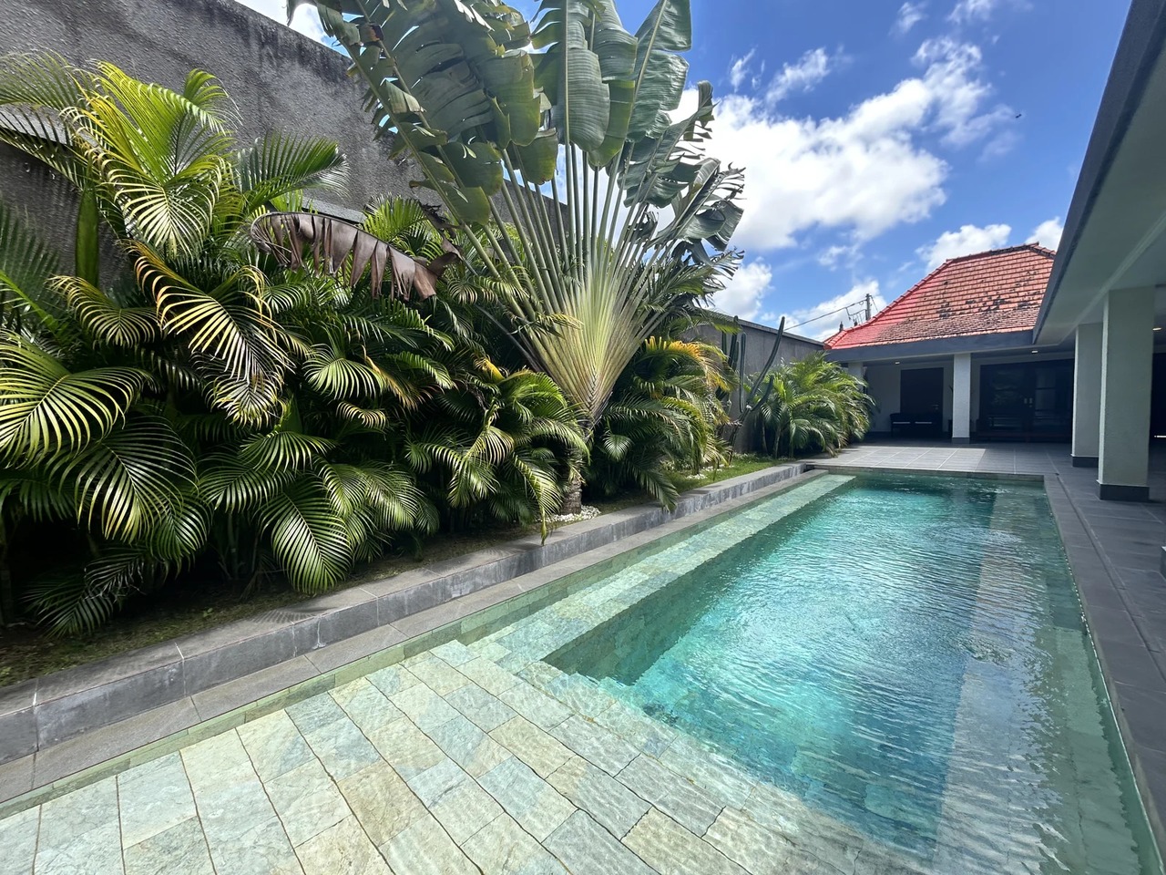 Modern 2BR Contemporary Villa w/ Garden