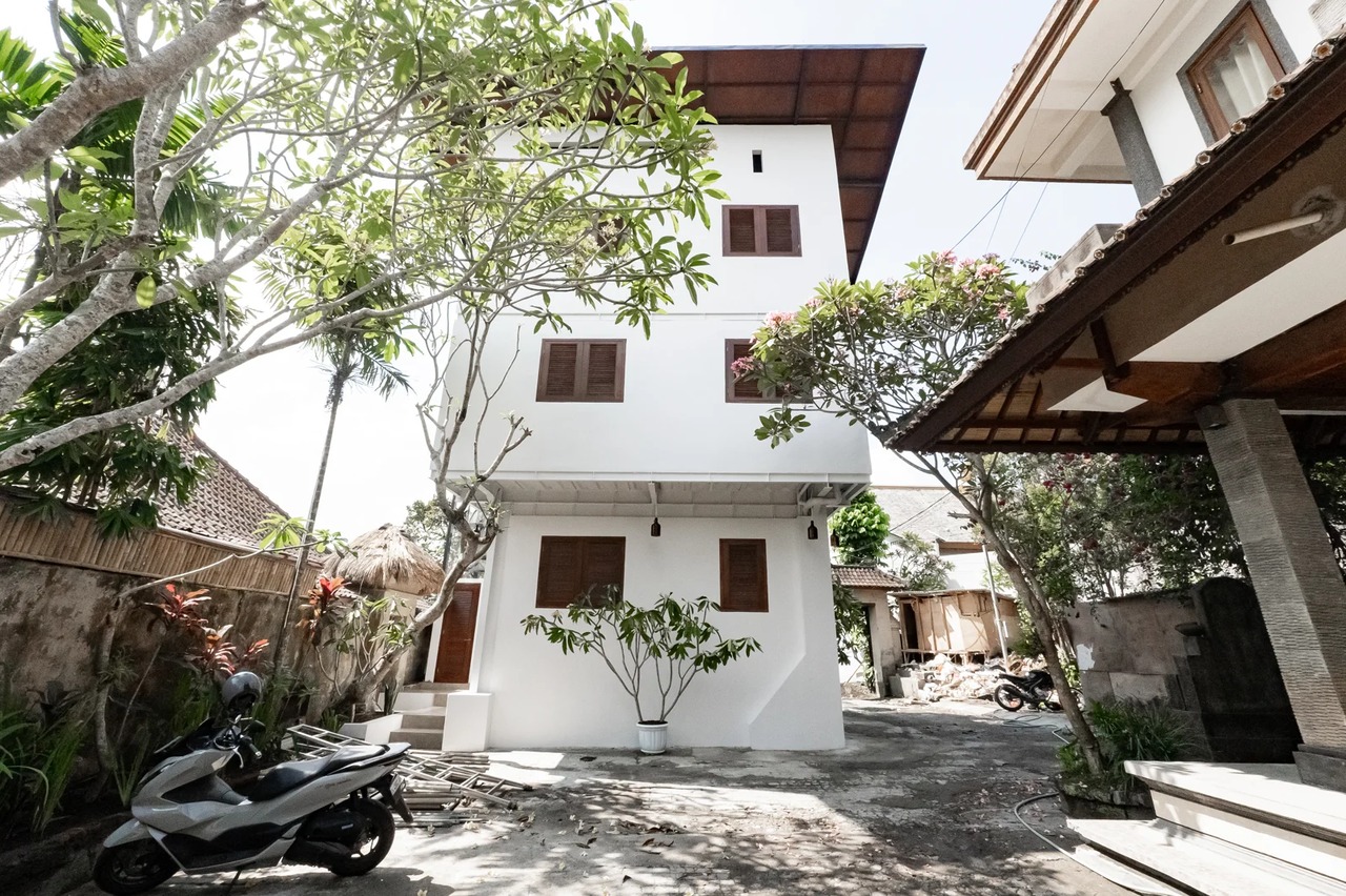 Modern Hilltop Studio w/ Resort Pool