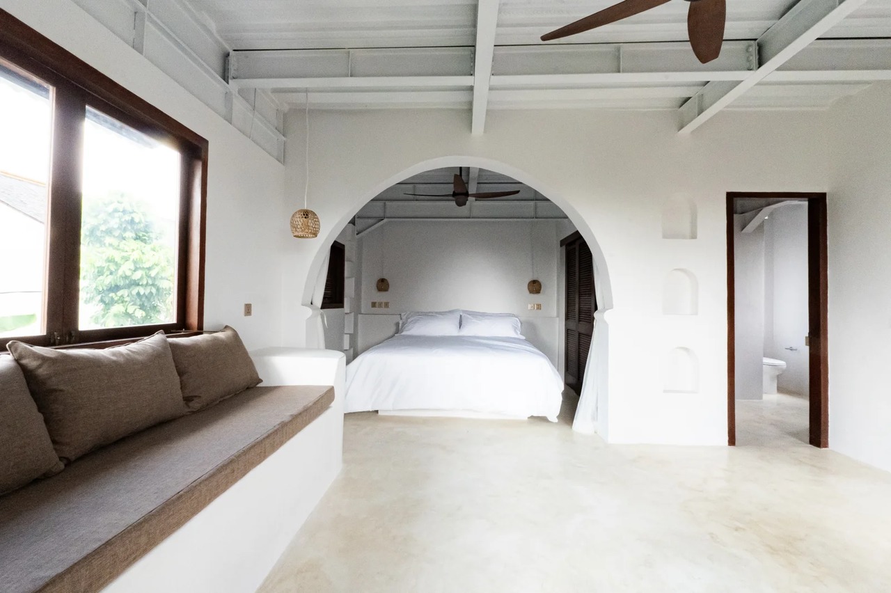 Modern Hilltop Studio w/ Resort Pool