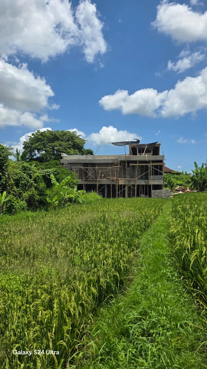 DO 120 - VILLA FOR SALE IN NYANYI BEACH