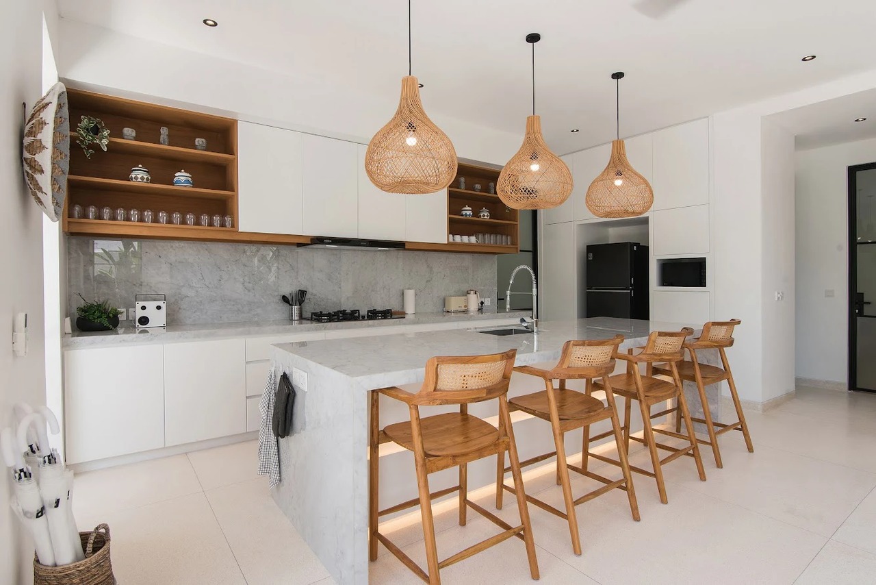 4 BEDROOM VILLA IN BUMBAK, IDR 75 MILL
