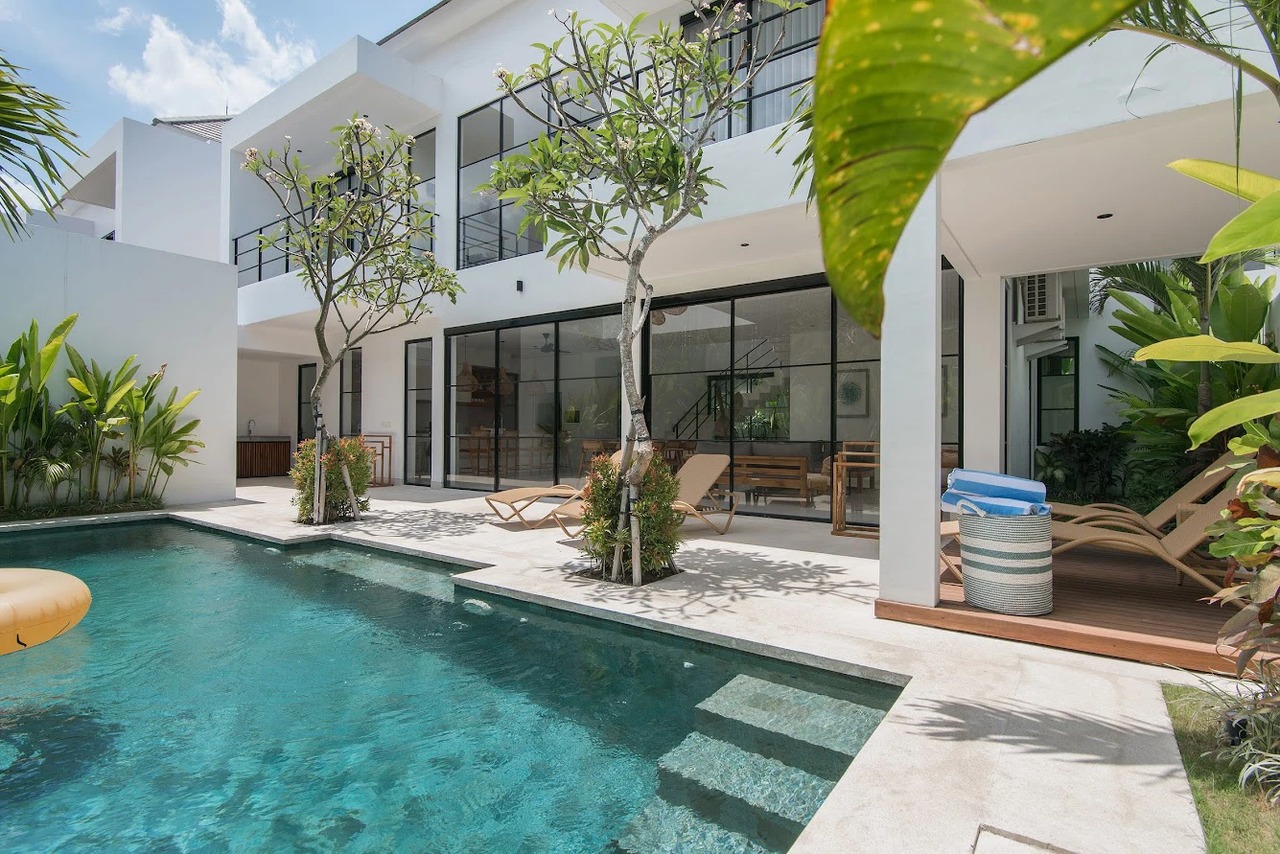 4 BEDROOM VILLA IN BUMBAK, IDR 75 MILL