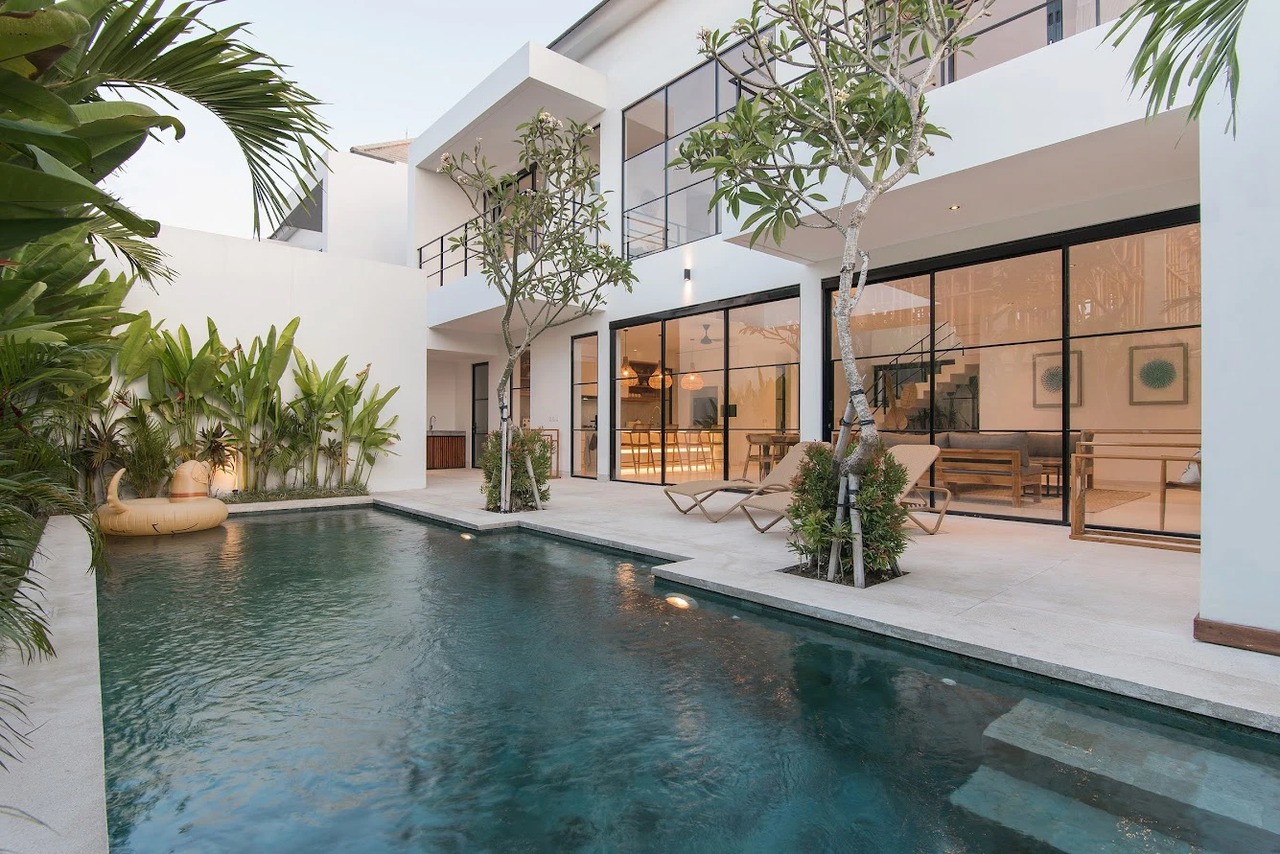 4 BEDROOM VILLA IN BUMBAK, IDR 75 MILL