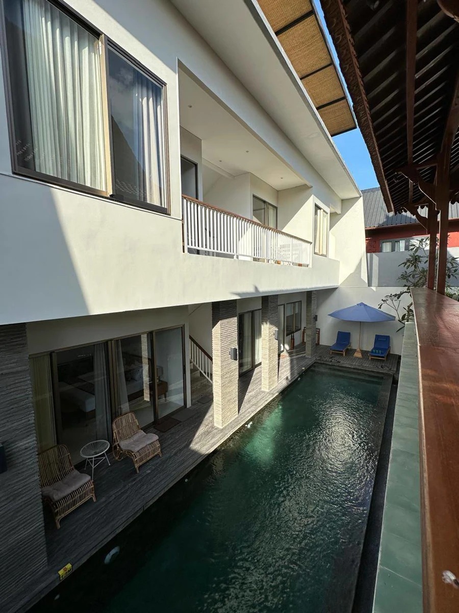 4 BEDROOM VILLA IN BATUBOLONG