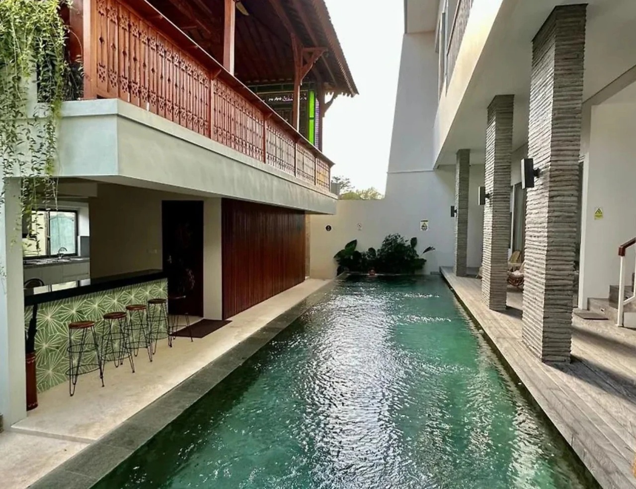 4 BEDROOM VILLA IN BATUBOLONG