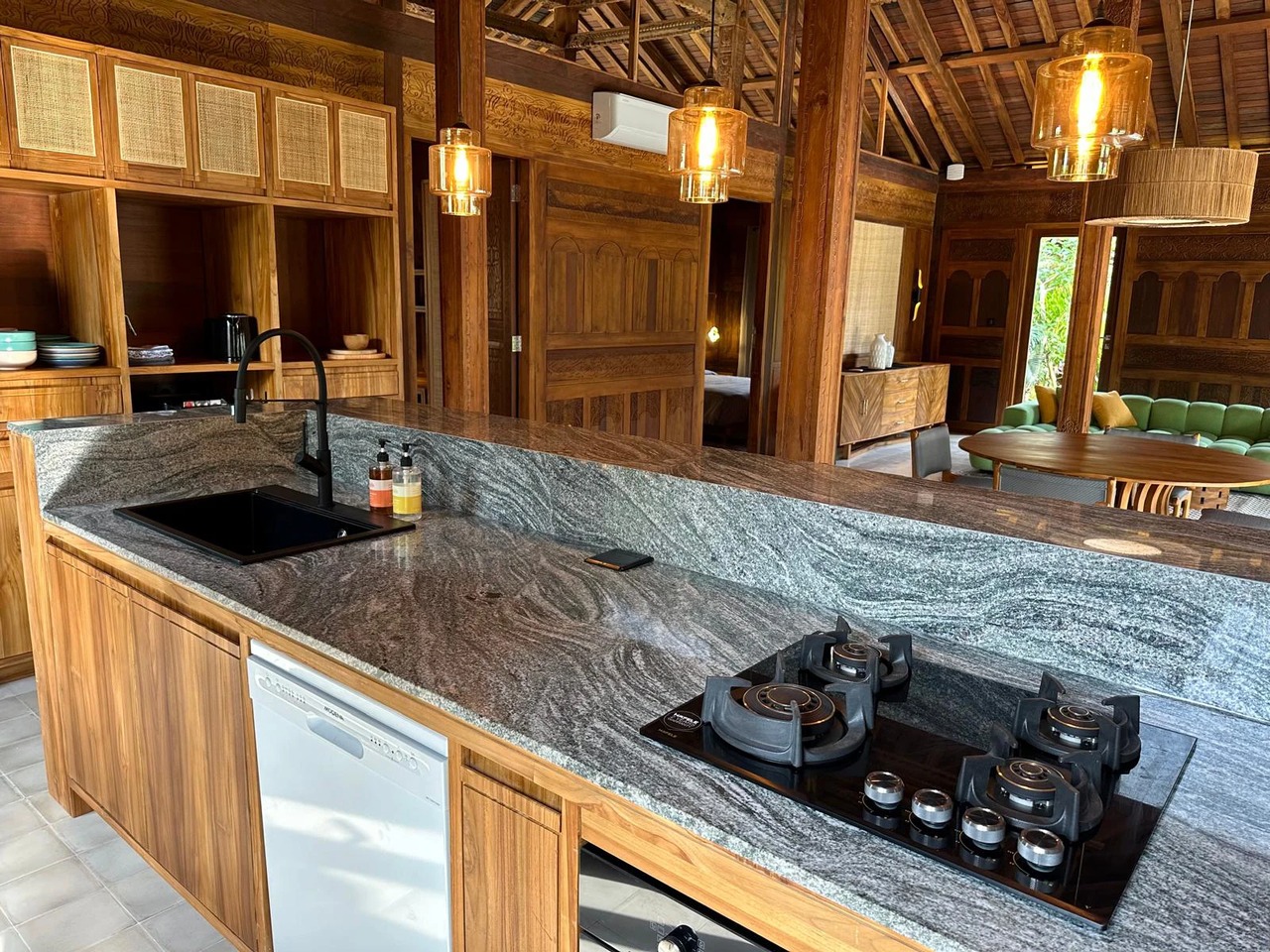 6BD Modern Balinese Fusion Juglos