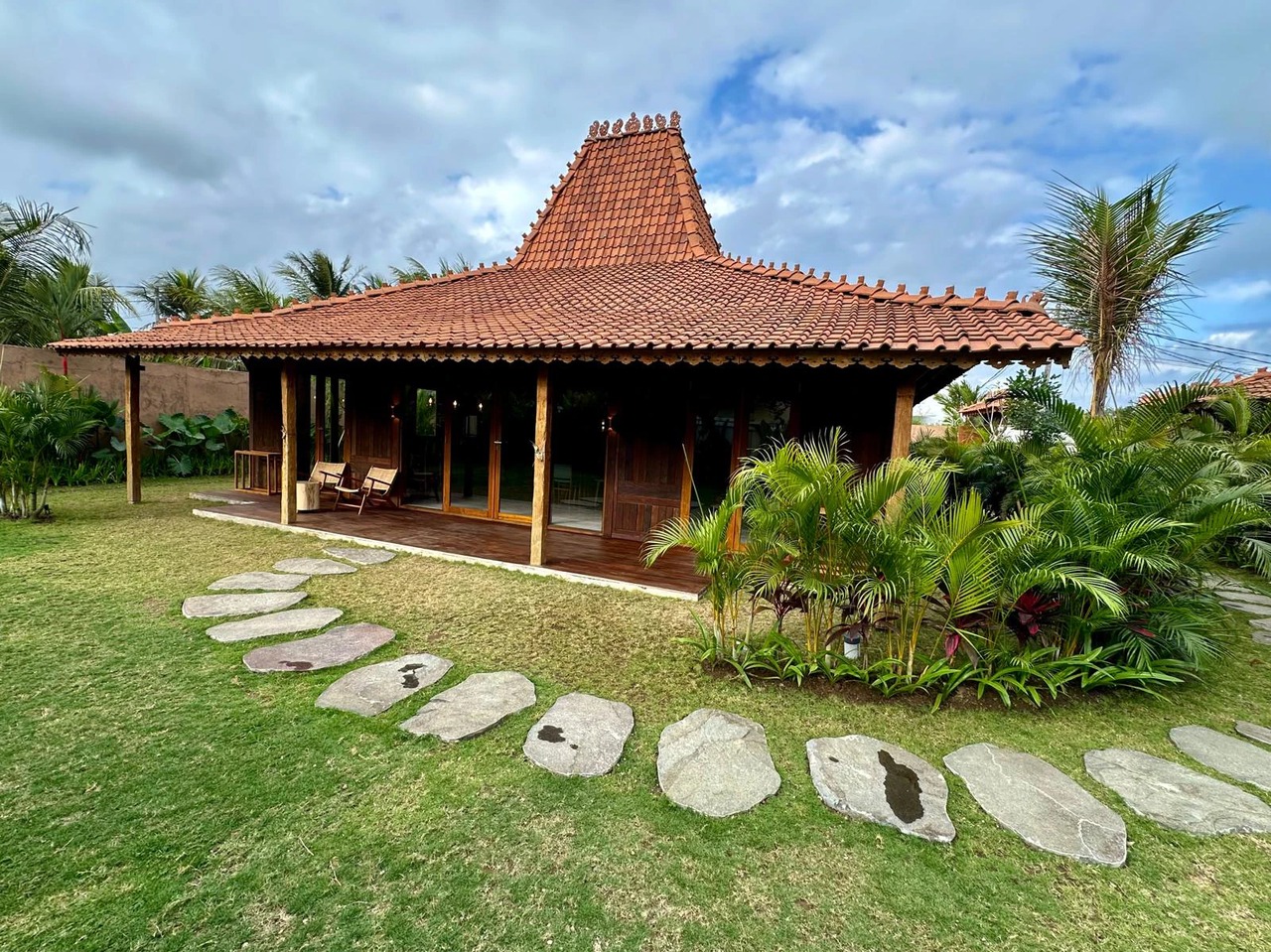 6BD Modern Balinese Fusion Juglos