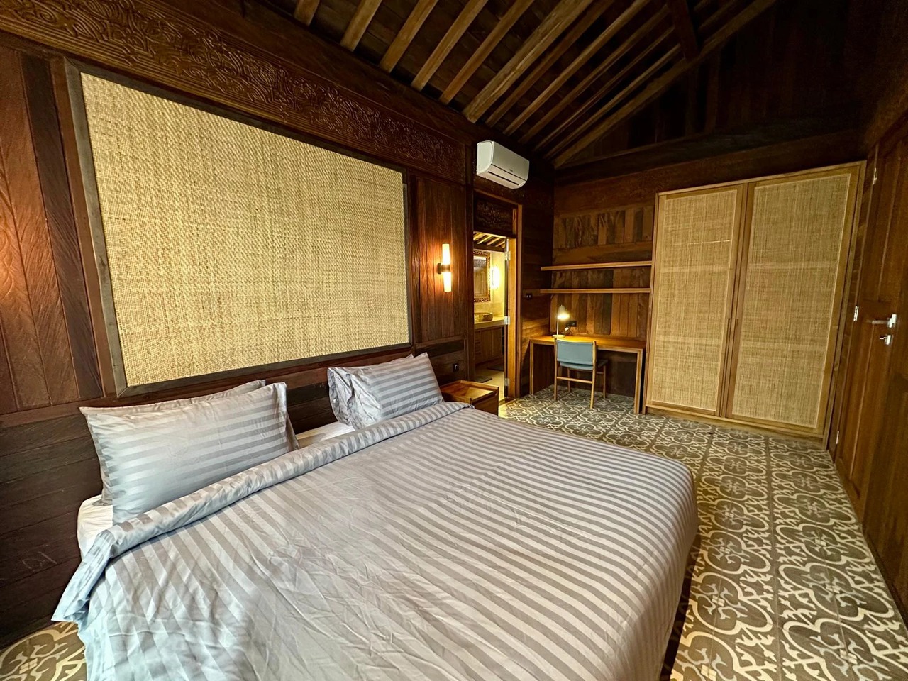 6BD Modern Balinese Fusion Juglos