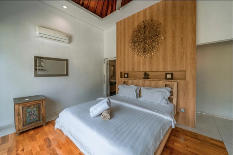 Elegant 3BR Villa w/ Pool & Rooftop