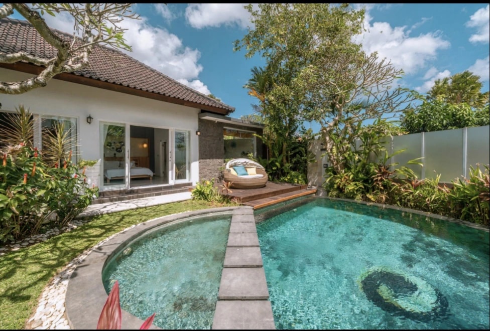 Elegant 3BR Villa w/ Pool & Rooftop