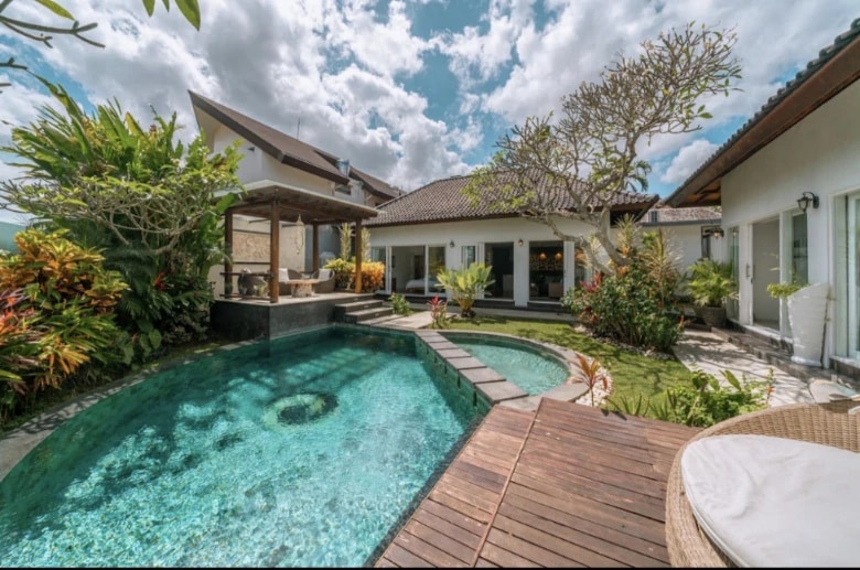 Elegant 3BR Villa w/ Pool & Rooftop