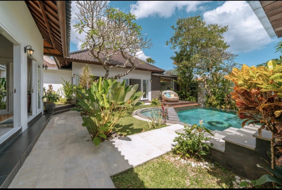 Elegant 3BR Villa w/ Pool & Rooftop