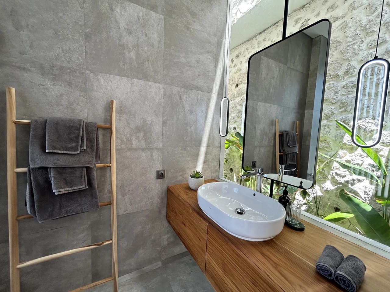 2BR Luxury Leasehold Villa w/ Full Ocean