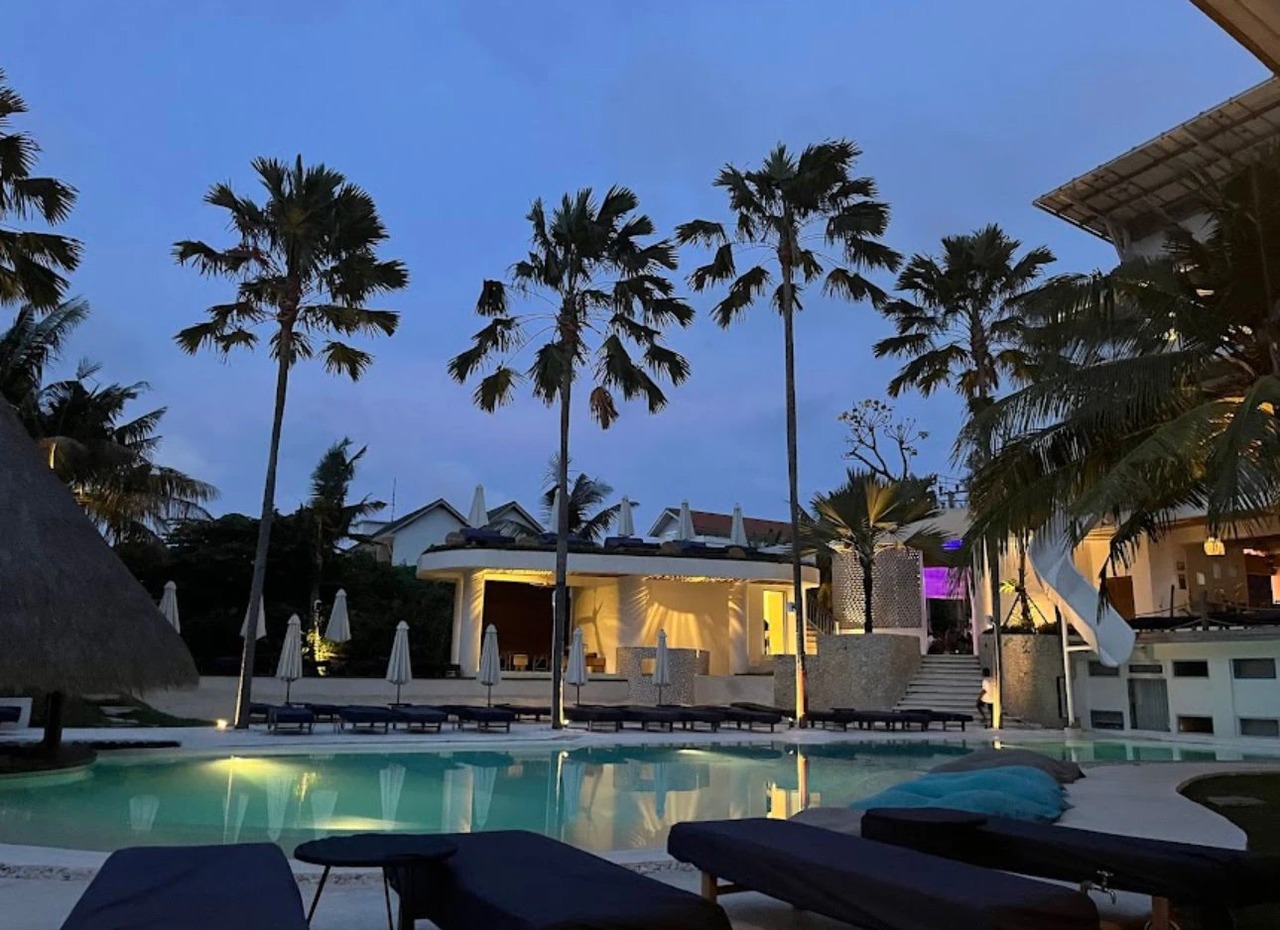 Bar and Room for sale hotels resort vill