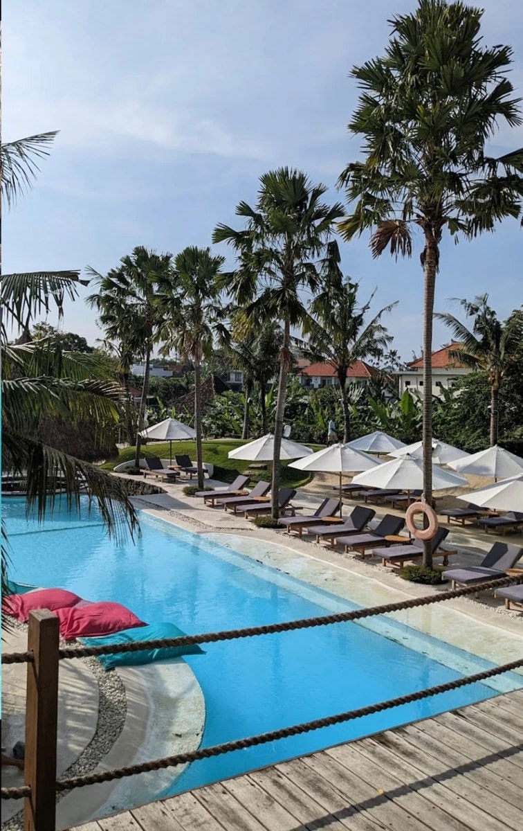 Bar and Room for sale hotels resort vill