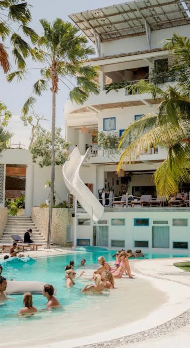 Bar and Room for sale hotels resort vill