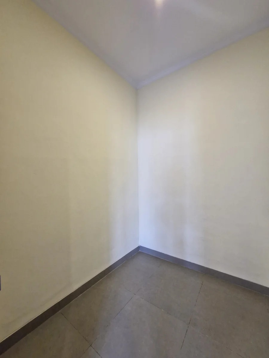 Brand New Villa For Yearly Rent, Padonan