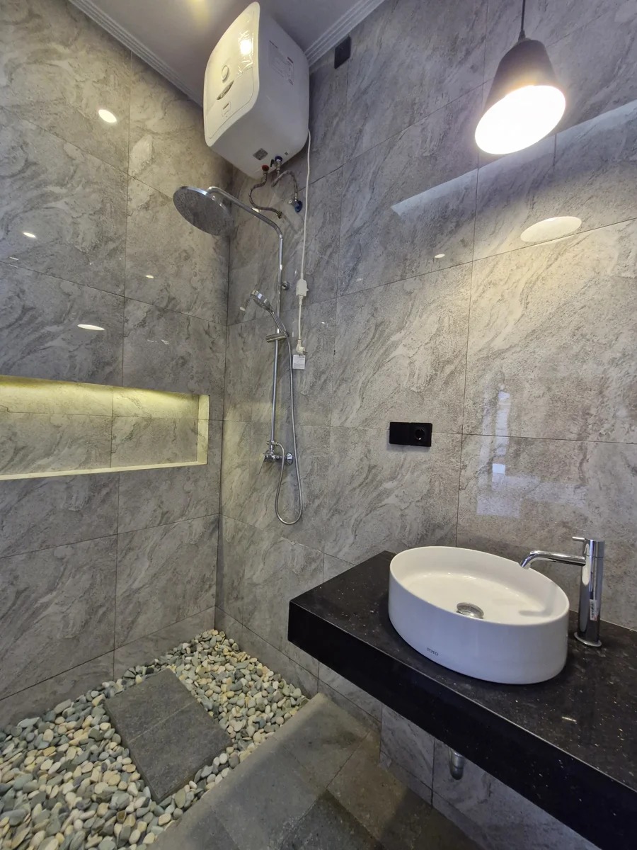 Brand New Villa For Yearly Rent, Padonan