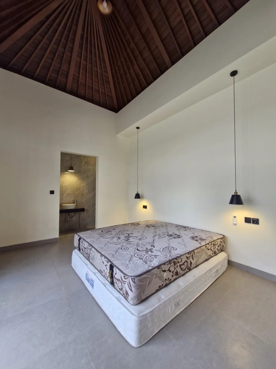 Brand New Villa For Yearly Rent, Padonan